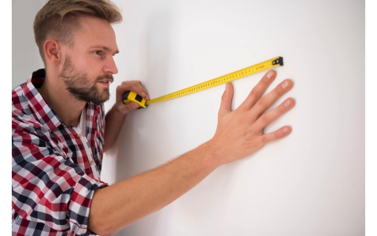 Jak zmierzyć ścianę pod fototapetę? Instrukcja krok po kroku